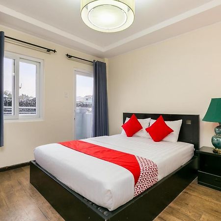 Oyo 438 Small Bay Hotel ホーチミン市 エクステリア 写真