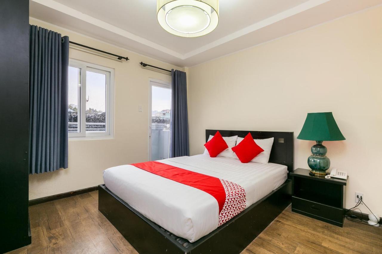 Oyo 438 Small Bay Hotel ホーチミン市 エクステリア 写真