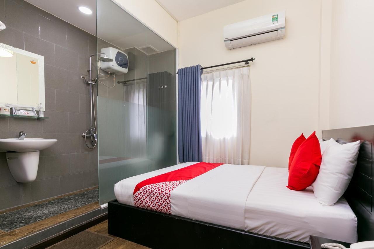 Oyo 438 Small Bay Hotel ホーチミン市 エクステリア 写真