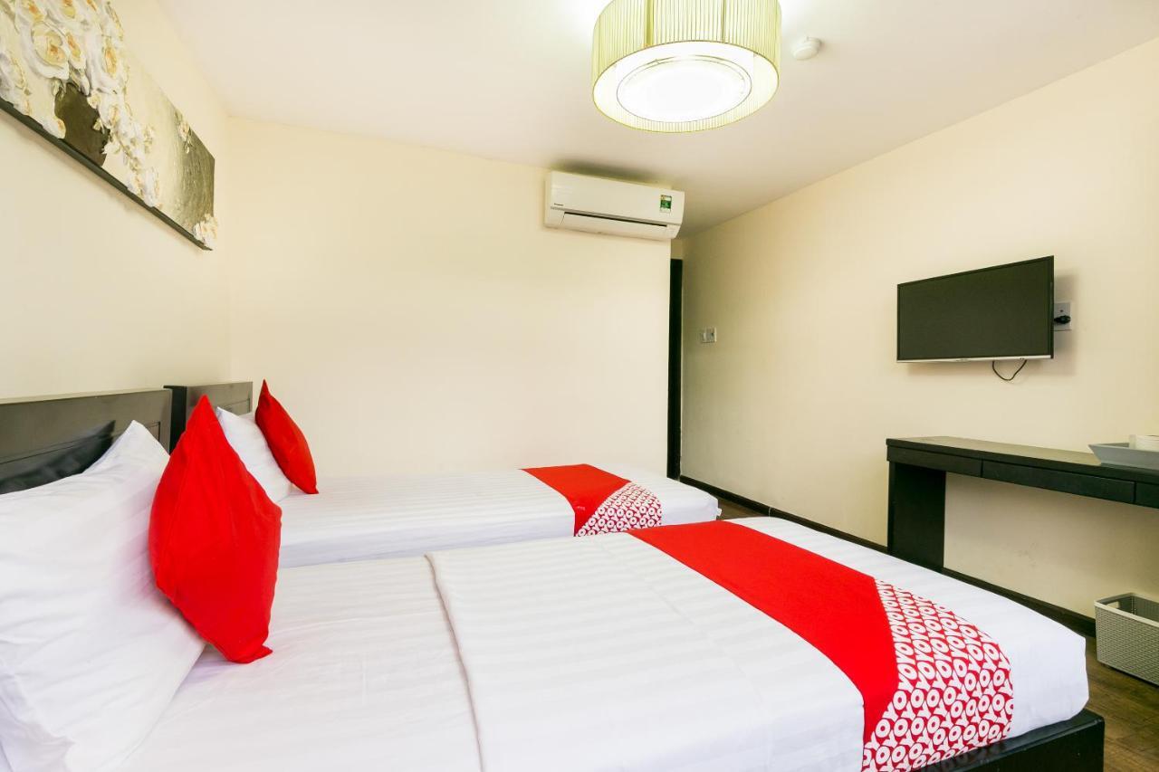 Oyo 438 Small Bay Hotel ホーチミン市 エクステリア 写真