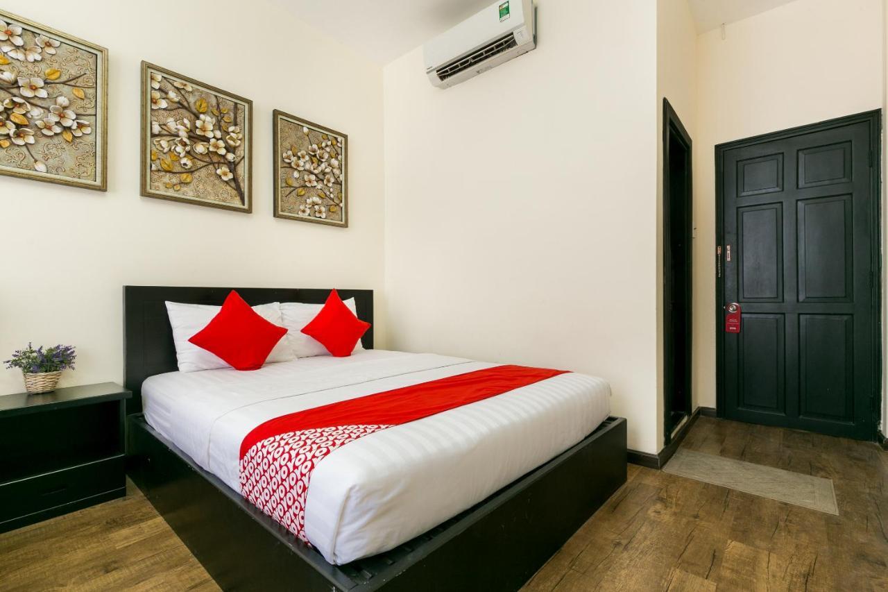 Oyo 438 Small Bay Hotel ホーチミン市 エクステリア 写真