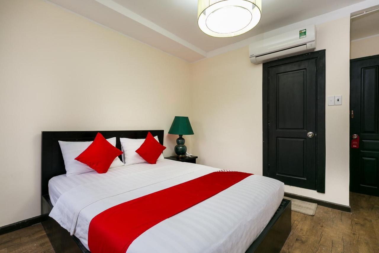 Oyo 438 Small Bay Hotel ホーチミン市 エクステリア 写真