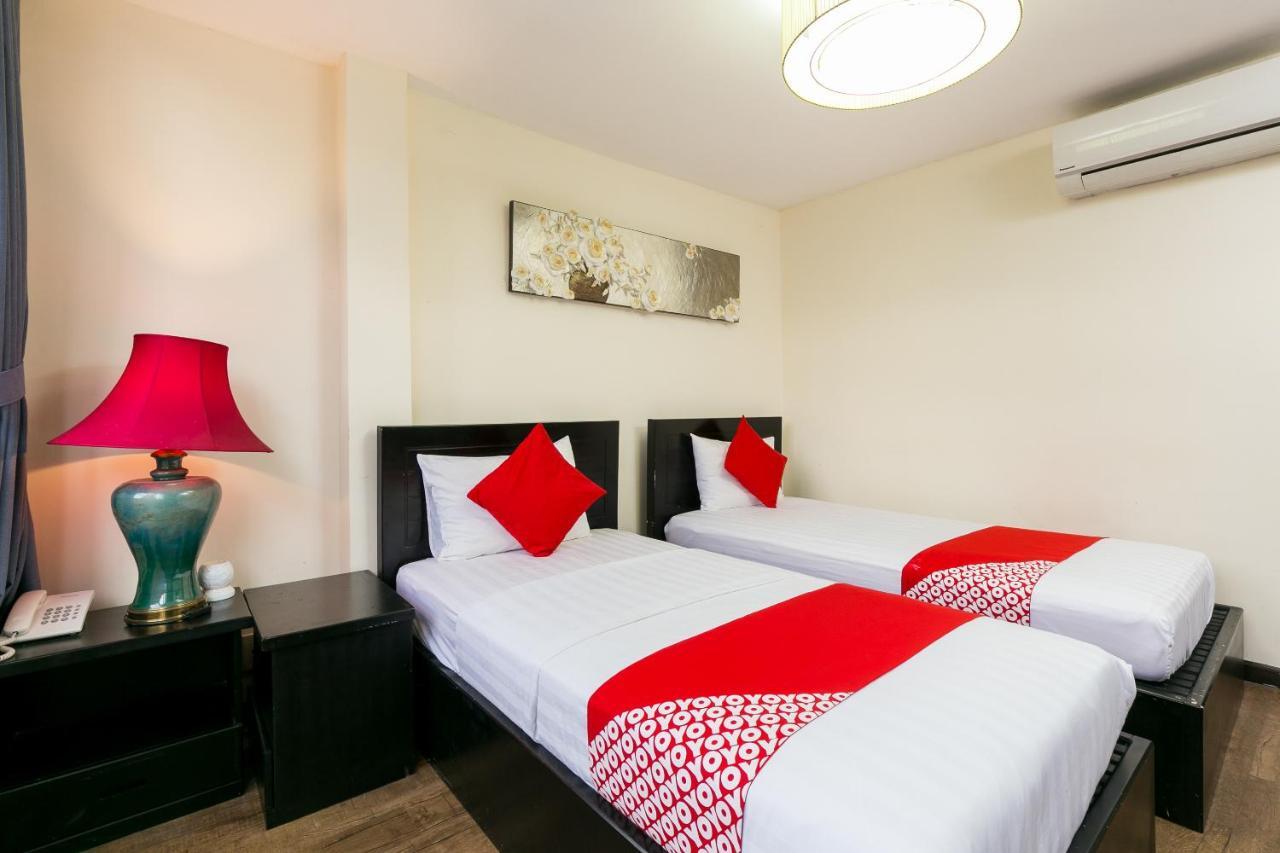 Oyo 438 Small Bay Hotel ホーチミン市 エクステリア 写真