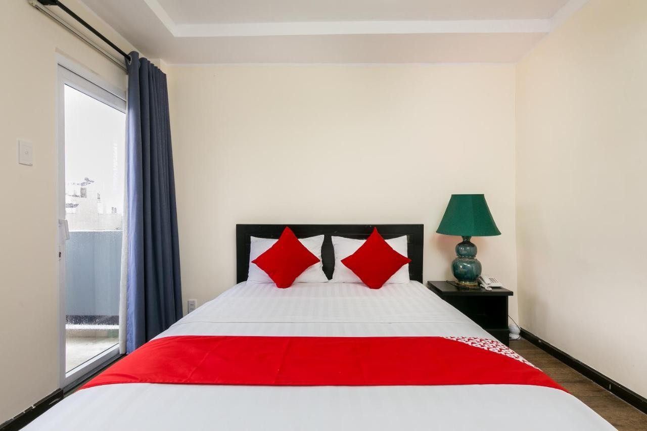 Oyo 438 Small Bay Hotel ホーチミン市 エクステリア 写真